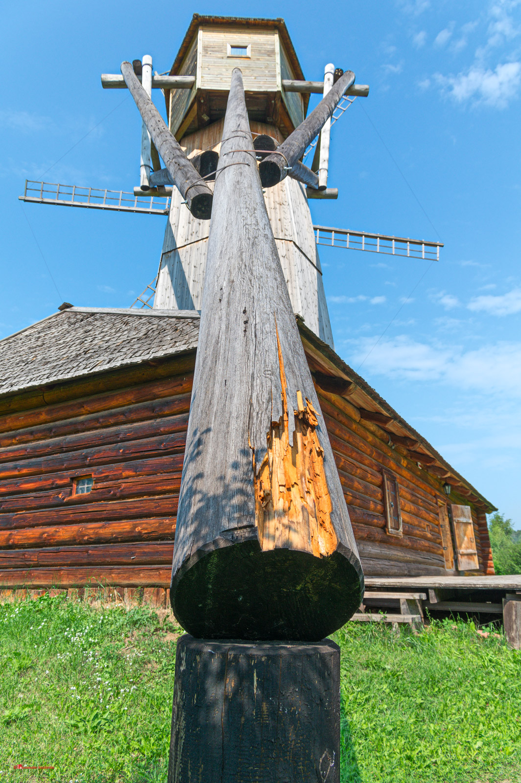 Музей деревянного зодчества: мельн