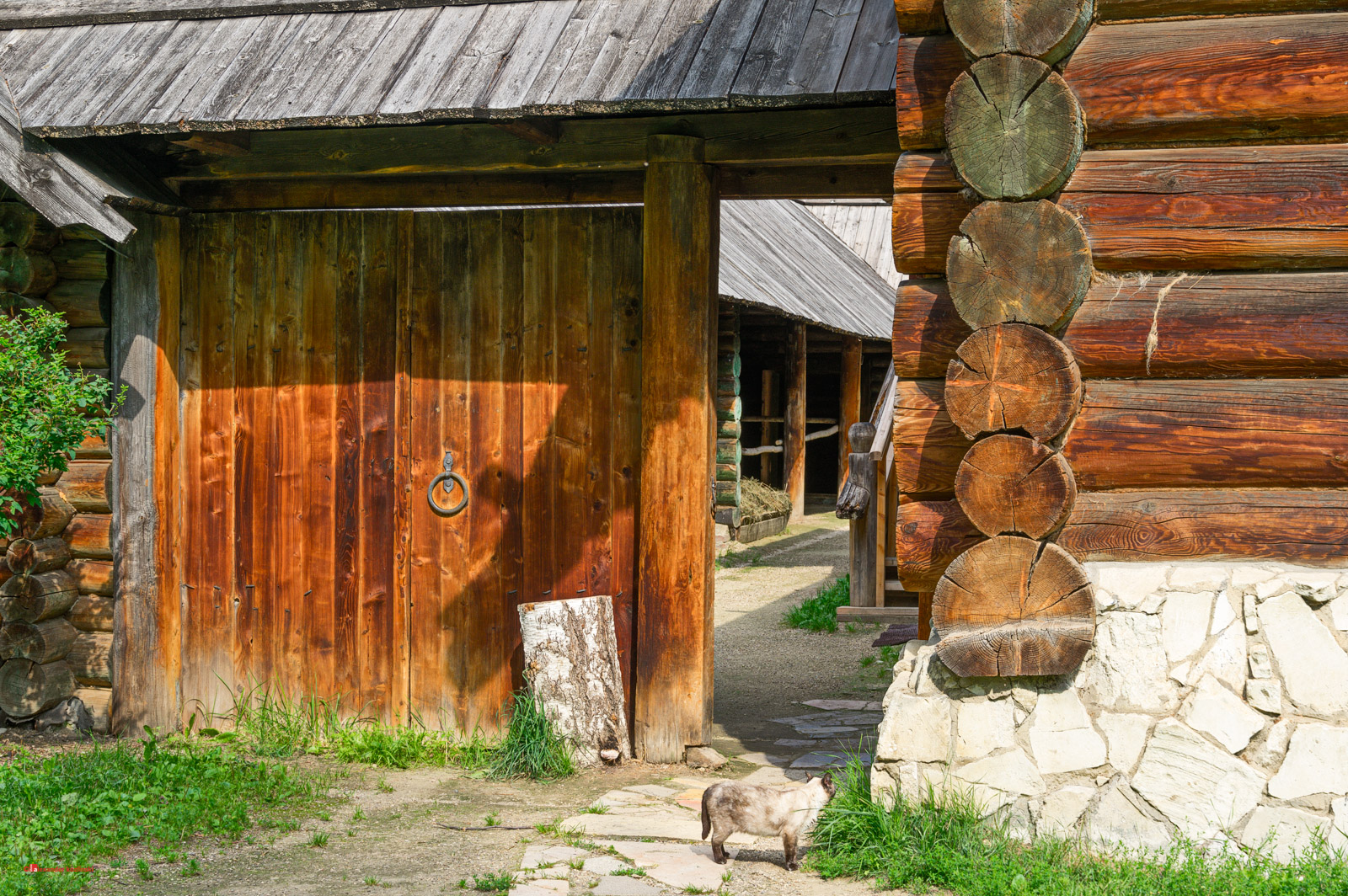 Музей деревянного зодчества: крест