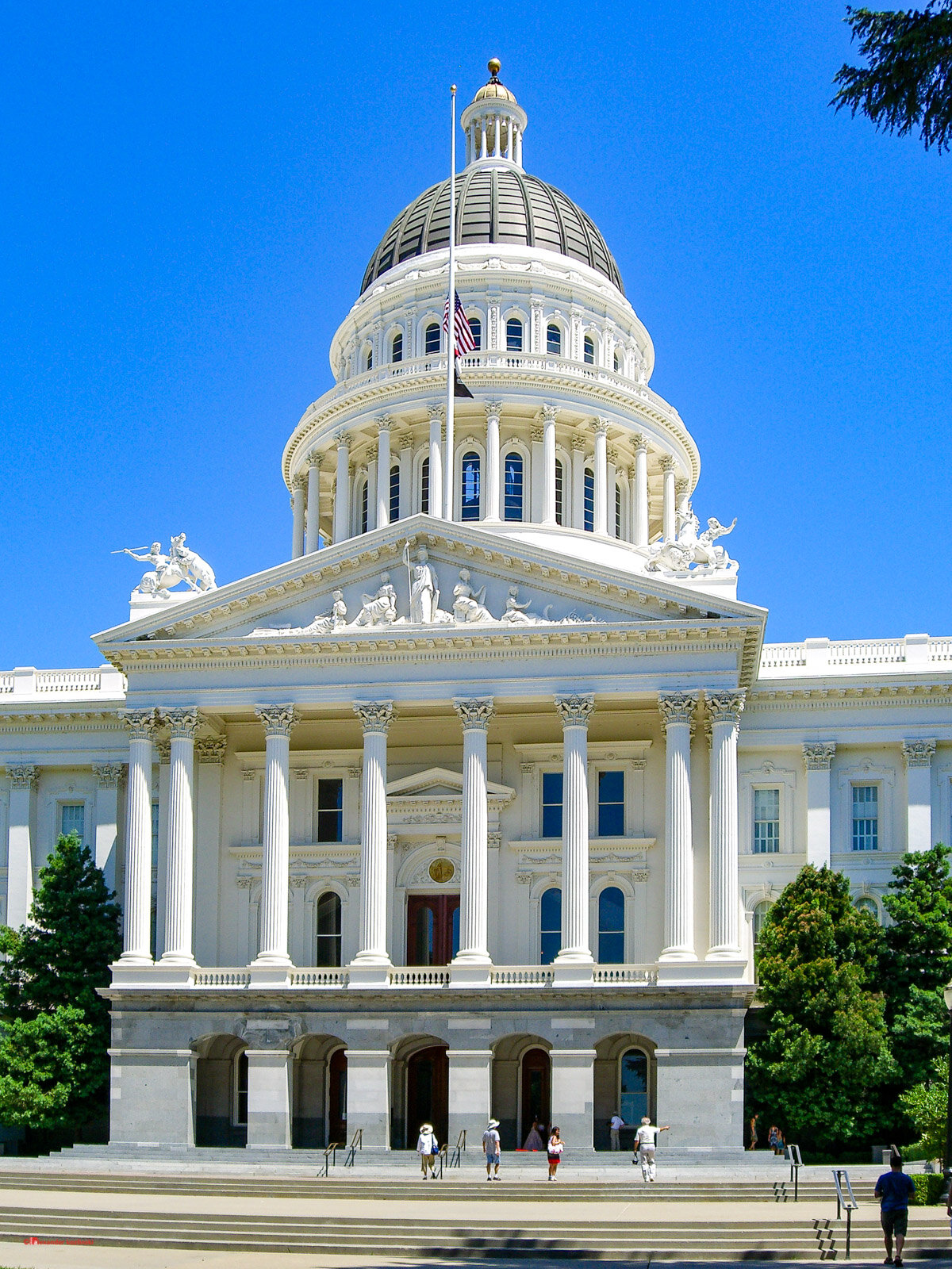 Здание правительства Калифорнии